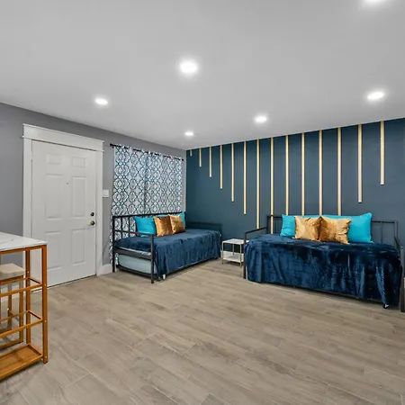 Heights 1Br Chic Apt With King Bed & Pool Apartment Houston Exterior photo