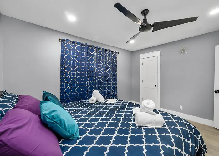 Heights 1Br Chic Apt With King Bed & Pool